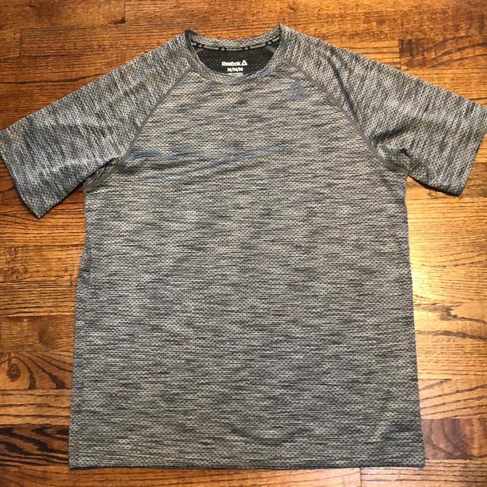 Reebok men’s M dri-fit short sleeved Gray shirt